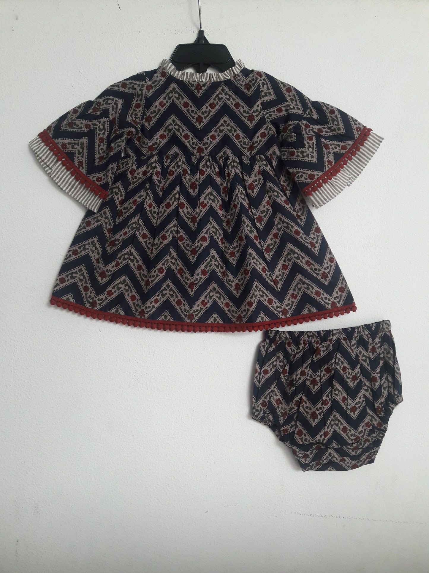Bell-Sleeves Zig-Zag Dress With Matching Diaper Cover Dress Yo Baby Wholesale