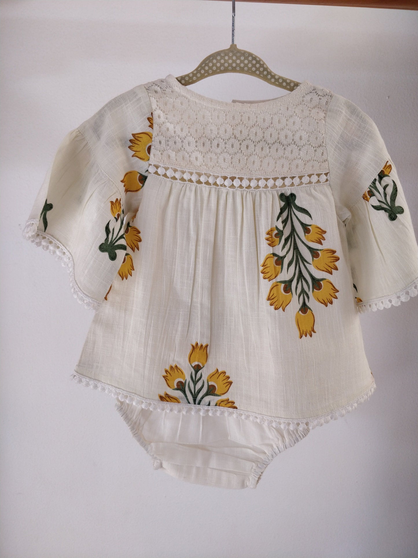 Off-White Floral Flutter Sleeves Lace Detail Infant Dress With Matching Bloomer Dress Yo Baby Wholesale