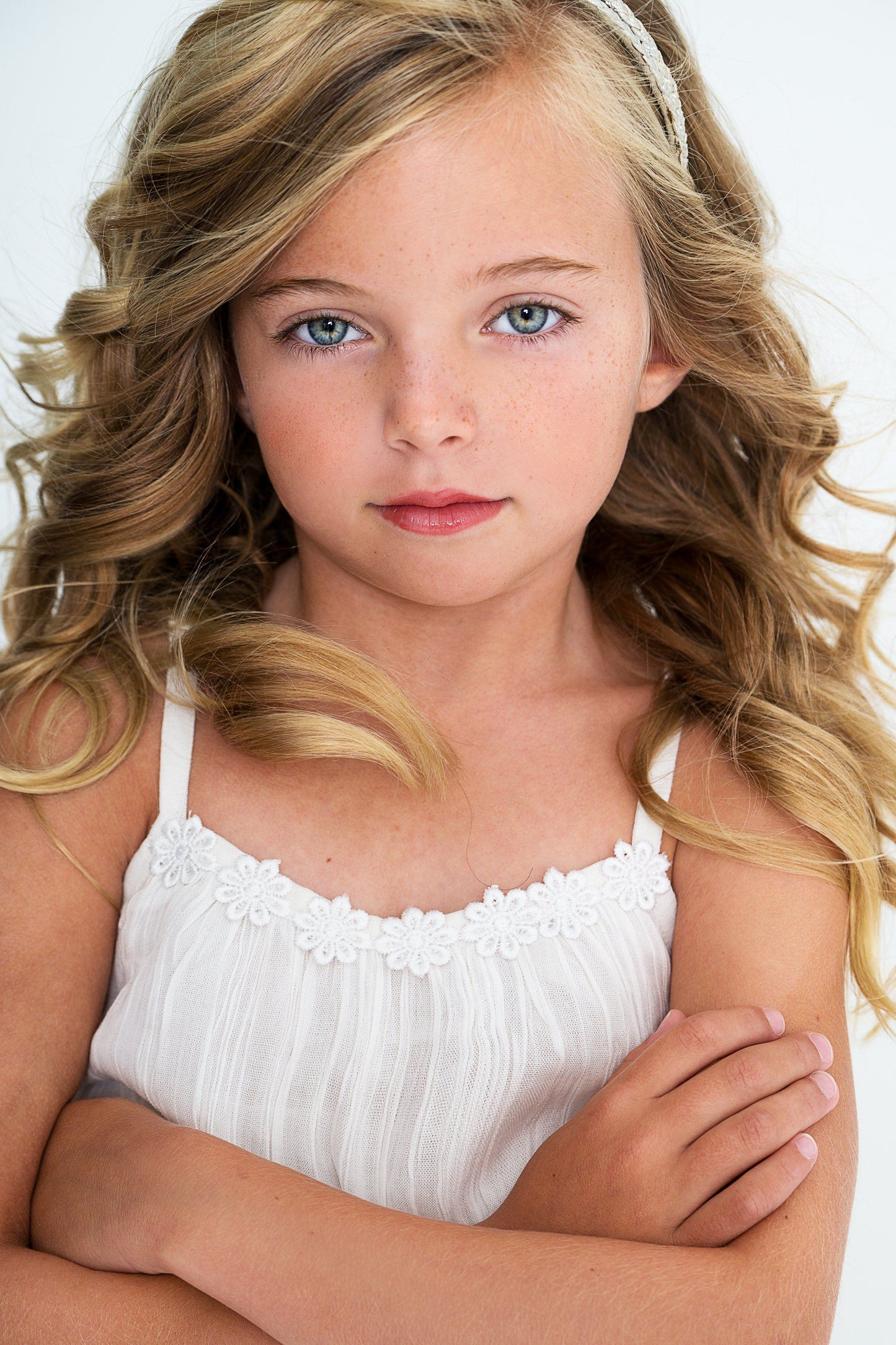 Off-white Flower Lace Detail Strap Dress Dress Yo Baby Wholesale